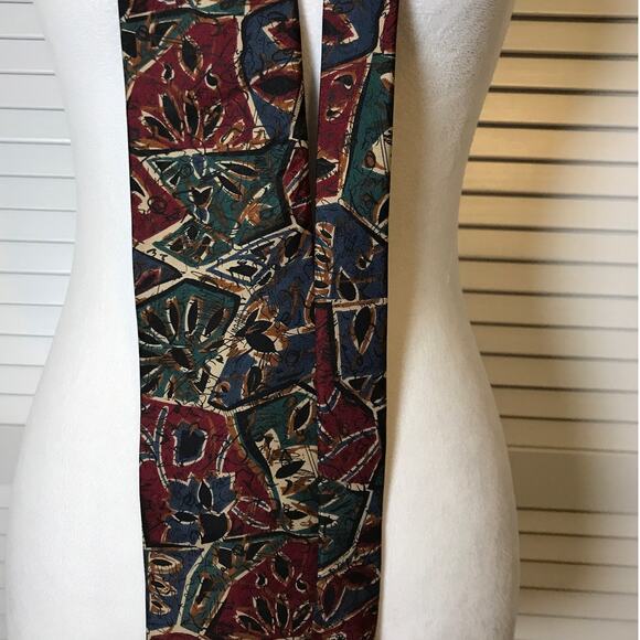 Byerly Court Geometric Classic Wide Silk Mens Necktie - Picture 4 of 4